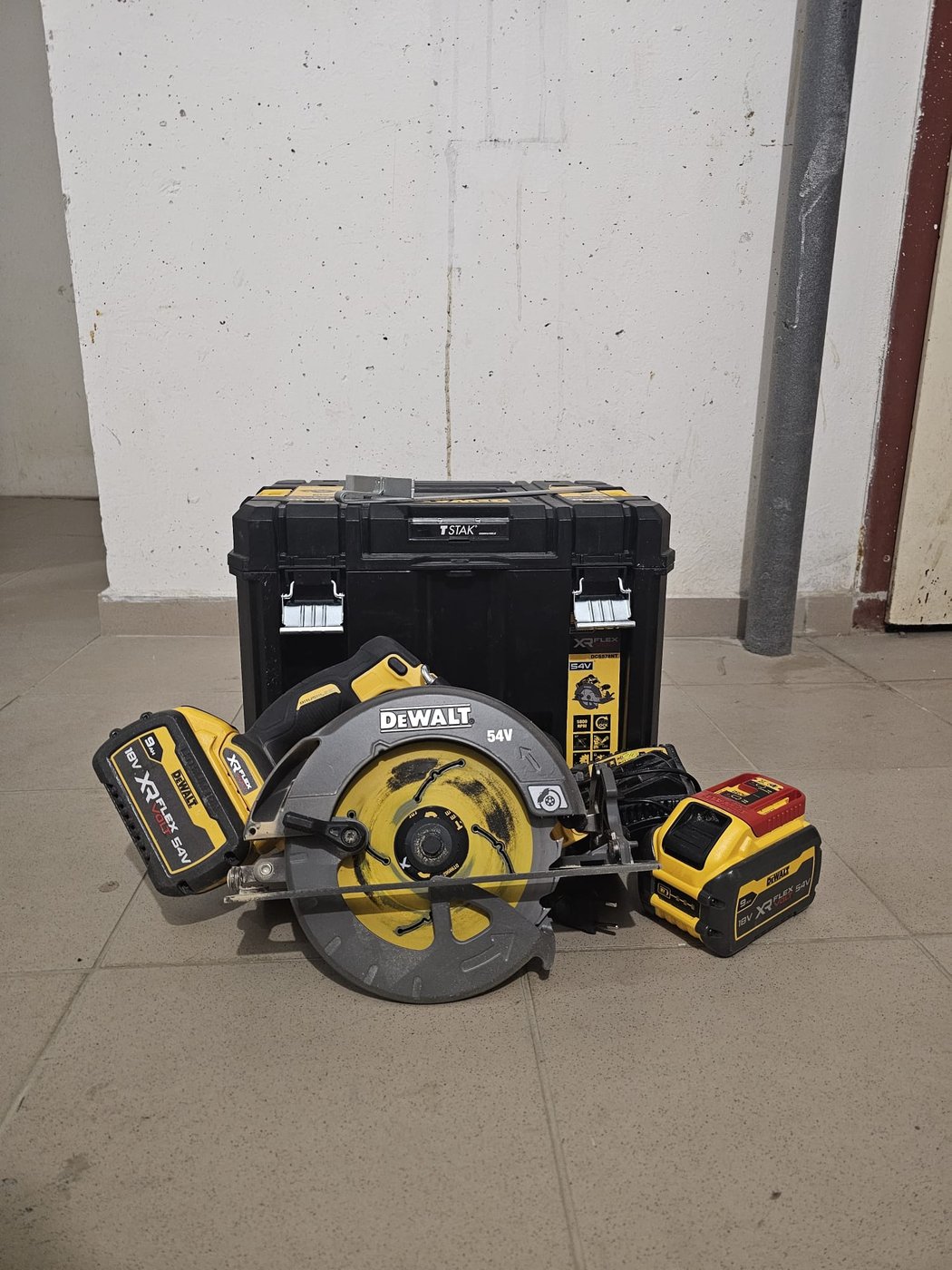 Akumulátorová kotúčová píla DeWalt DCS578NT 54V FlexVolt (Maflík)