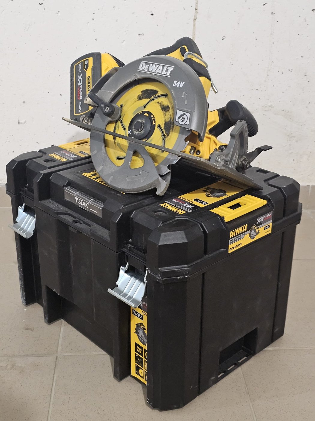 Akumulátorová kotúčová píla DeWalt DCS578NT 54V FlexVolt (Maflík)