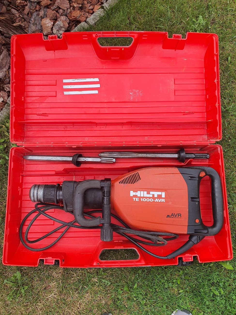 Búracie kladivo Hilti TE 1000-AVR v kufri s hrotmi