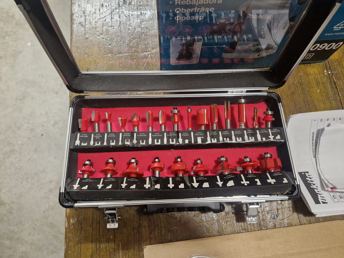 Horná fréza Makita RP0900
